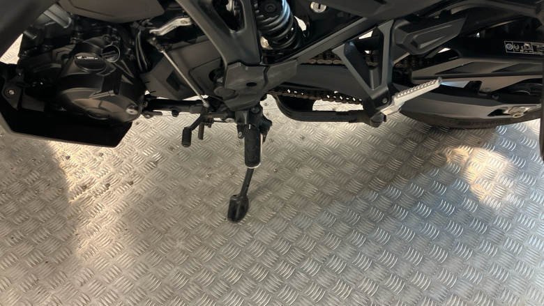 Honda NT1100 Manual (22 Model Year)